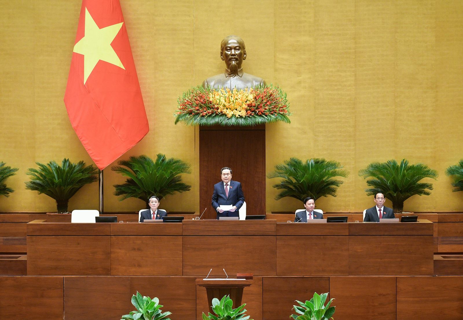 Chủ tịch Quốc hội Trần Thanh Mẫn điều hành phiên họp toàn thể tại hội trường sáng 22-5.