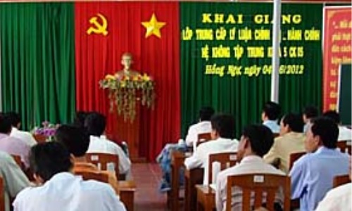 Đồng Tháp: Giám sát công tác tổ chức xây dựng đảng năm 2012 tại huyện Hồng Ngự