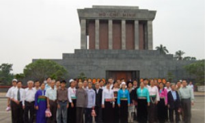 Một năm tiếp tục đẩy mạnh việc học tập và làm theo tấm gương đạo đức Hồ Chí Minh ở Hoà Bình