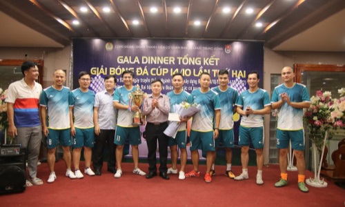 Đội tuyển bóng đá Ban Tổ chức Trung ương giành chức vô địch Cúp 14-10