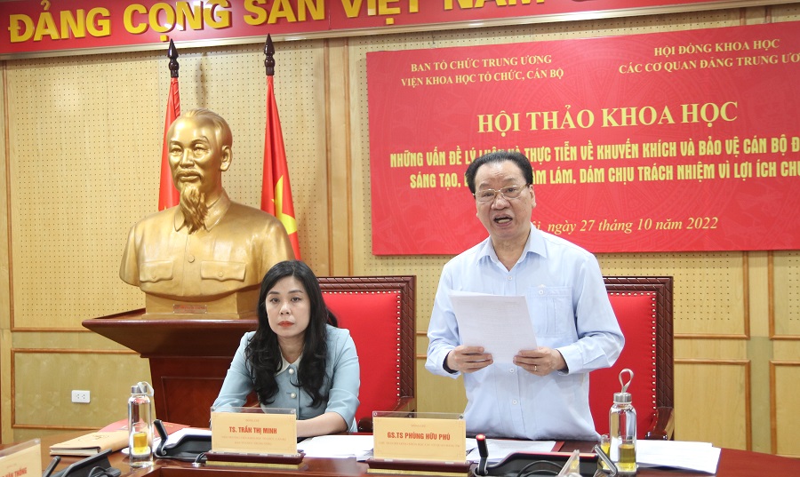 GS, TS. Phùng Hữu Phú, Chủ tịch Hội đồng khoa học Các cơ quan đảng Trung ương phát biểu kết luận tại Hội thảo.
