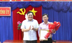 Đồng chí Hồ Văn Chung làm Phó Chủ nhiệm UBKT Tỉnh ủy tỉnh Cà Mau
