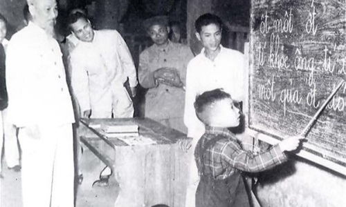 Phát triển đội ngũ nhà giáo theo tư tưởng Hồ Chí Minh