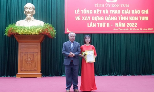 Lễ trao Giải báo chí về xây dựng Đảng tỉnh Kon Tum lần thứ II - năm 2022