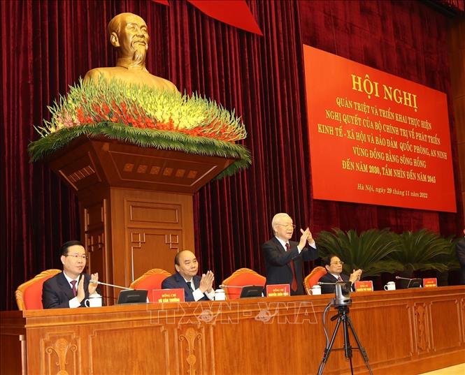 Tổng Bí thư Nguyễn Phú Trọng cùng các đồng chí lãnh đạo Đảng và Nhà nước chủ trì Hội nghị. Ảnh: TTXVN