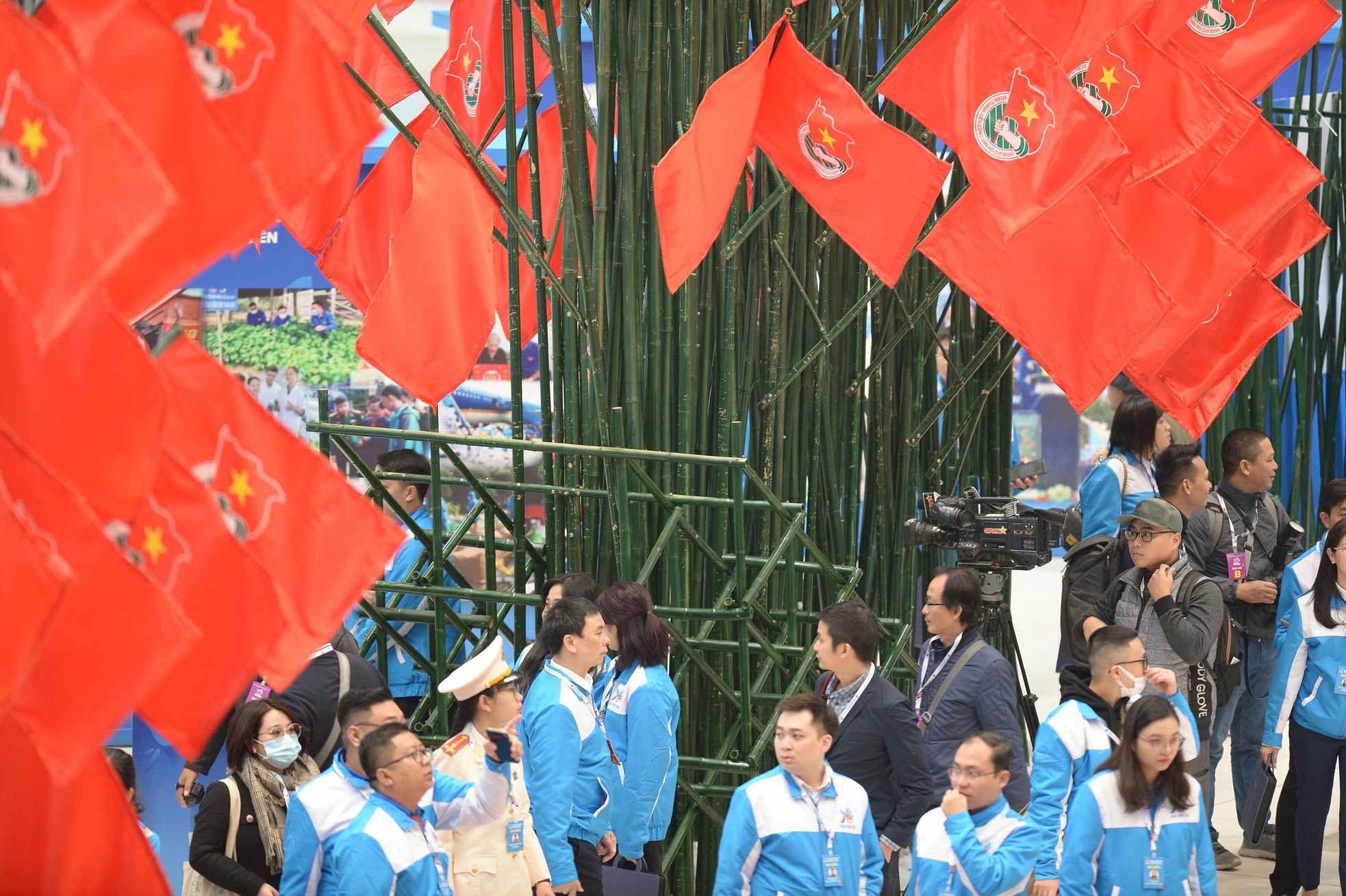 Hình ảnh cây tre và lá cờ là dấu ấn đặc trưng tại Triển lãm. Ảnh: Tienphong.vn