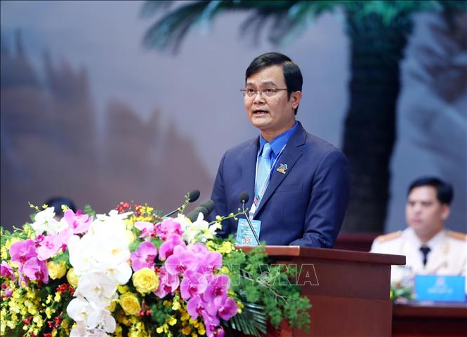 Đồng chí Bùi Quang Huy, Uỷ viên Dự khuyết Trung ương Đảng, Bí thư thứ nhất Trung ương Đoàn trình bày báo cáo tại đại hội. Ảnh: TTXVN