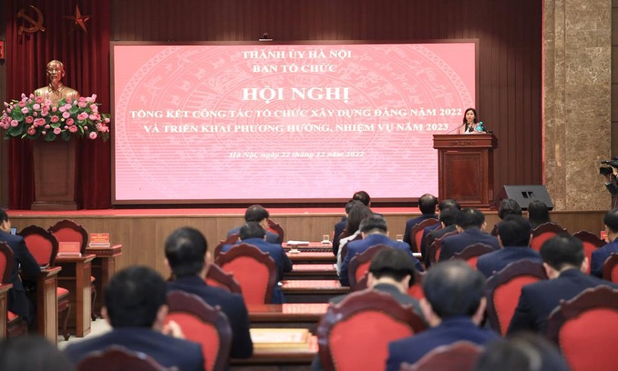 Đồng chí Phó Bí thư Thường trực Thành uỷ Hà Nội Nguyễn Thị Tuyến phát biểu tại Hội nghị.