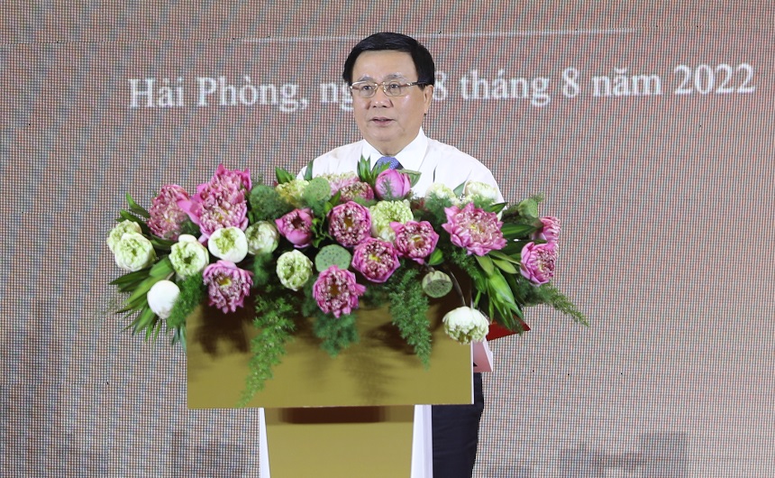 Đ/c Nguyễn Xuân Thắng phát biểu tại hội thảo.