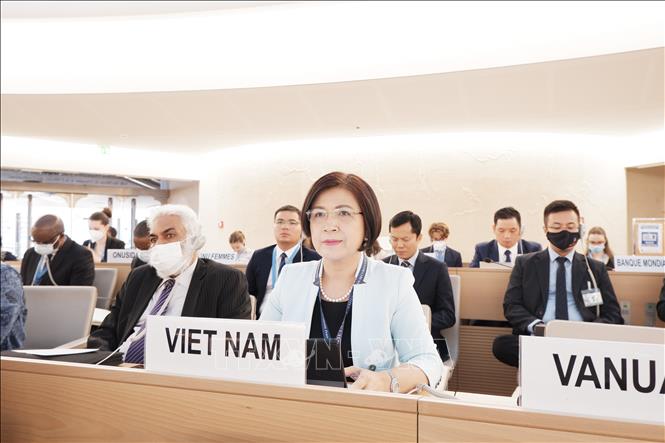 Đại sứ Lê Thị Tuyết Mai phát biểu tại Khóa họp 51 Hội đồng nhân quyền Liên hiệp quốc. (Nguồn: TTXVN)