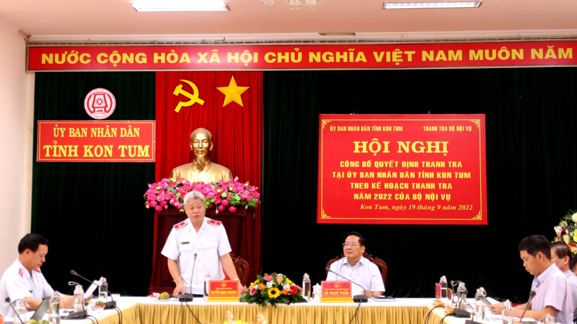 Đồng chí Nguyễn Mạnh Khương, Chánh Thanh tra Bộ Nội vụ công bố quyết định thanh tra.