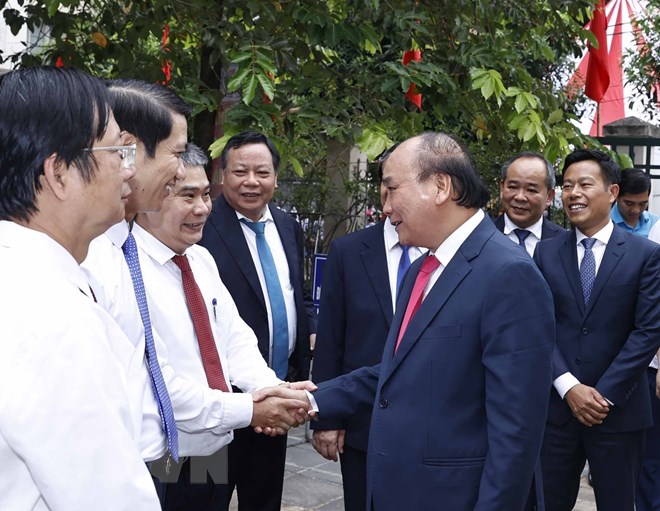 Chủ tịch nước Nguyễn Xuân Phúc dự Lễ khai giảng Trường THPT Chuyên Khoa học Tự nhiên.