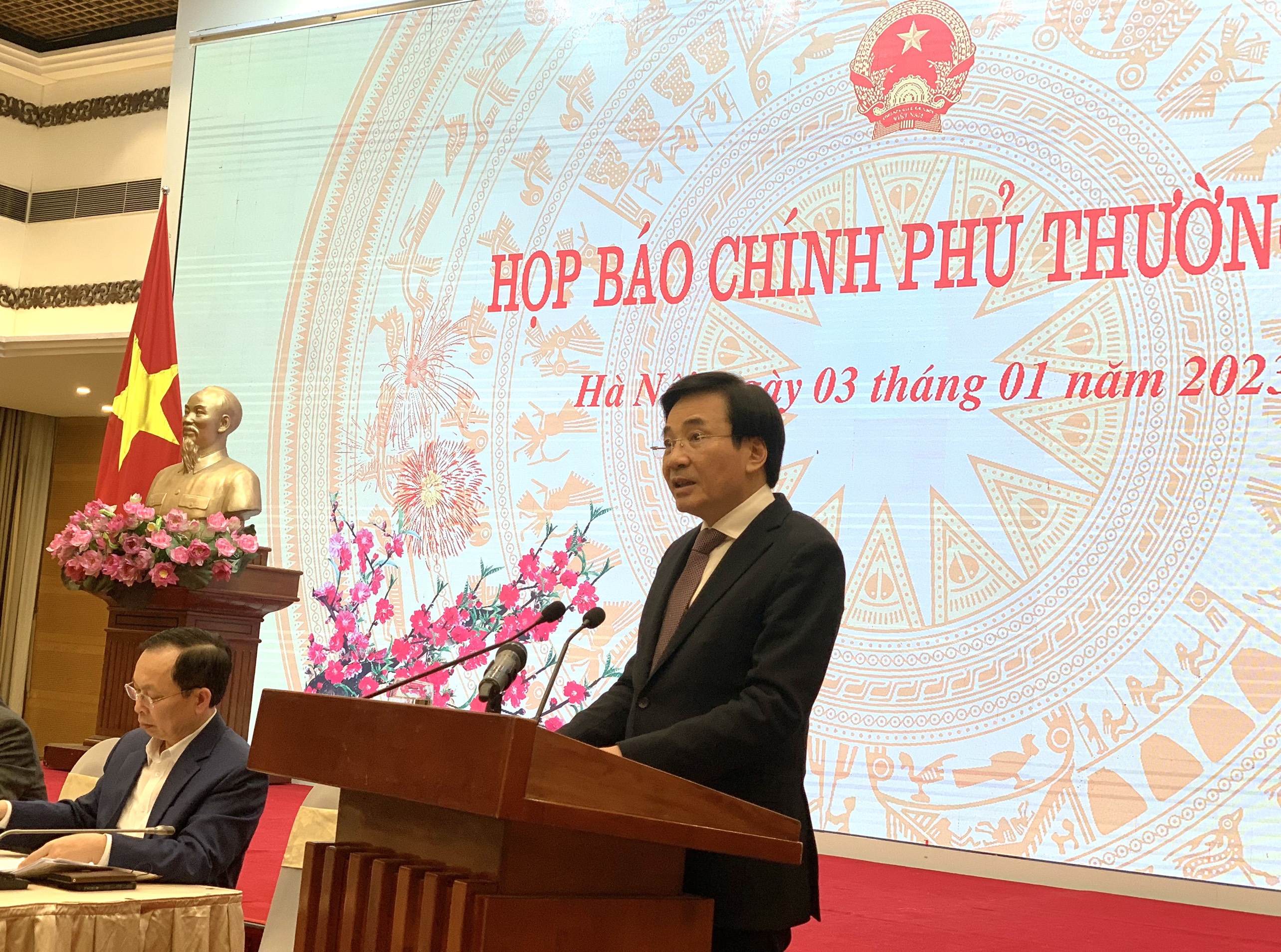 Bộ trưởng, Chủ nhiệm Văn phòng Chính phủ Trần Văn Sơn chủ trì buổi họp báo