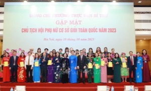 Thường trực Ban Bí thư, Trưởng Ban Tổ chức Trung ương Trương Thị Mai gặp mặt các chủ tịch hội phụ nữ cơ sở tiêu biểu toàn quốc