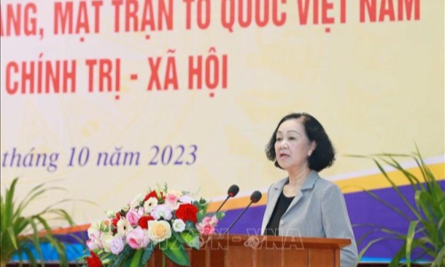 Đồng chí Trương Thị Mai dự Hội nghị toàn quốc về công tác văn thư, lưu trữ