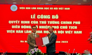 Trao quyết định bổ nhiệm Phó Chủ tịch Viện Hàn lâm Khoa học xã hội Việt Nam
