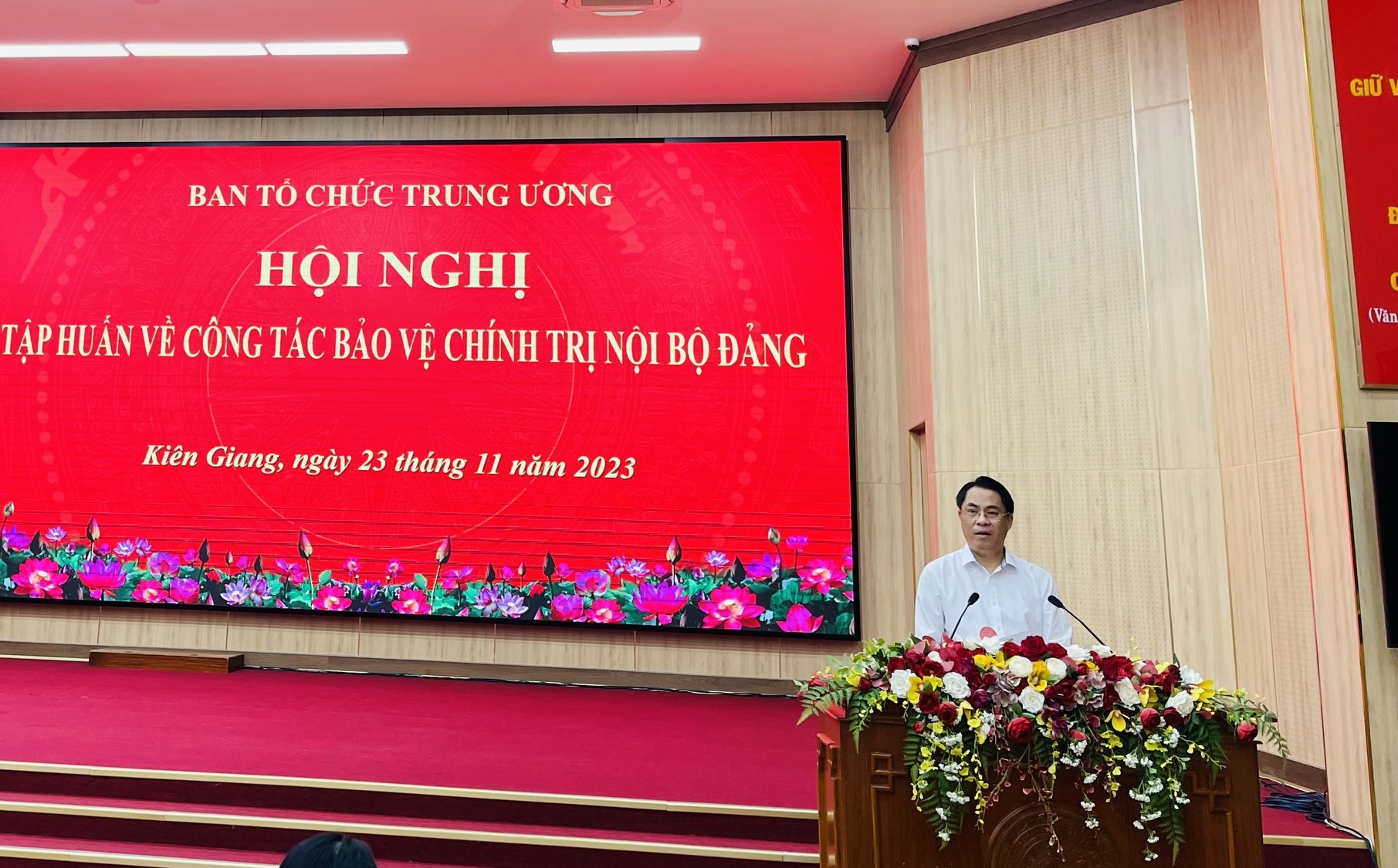 Đ/c Phan Thăng An phát biểu ý kiến chỉ đạo tại Hội nghị.