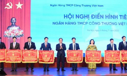 Vietinbank đẩy mạnh phong trào thi đua yêu nước vì một Việt Nam hùng cường (Bài 2)