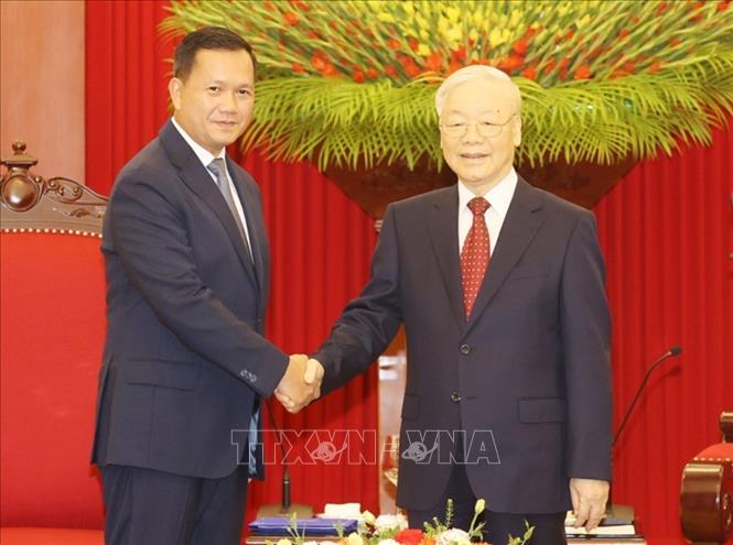 Tổng Bí thư Nguyễn Phú Trọng tiếp Thủ tướng Vương quốc Căm-pu-chia Samdech Hun Manet.