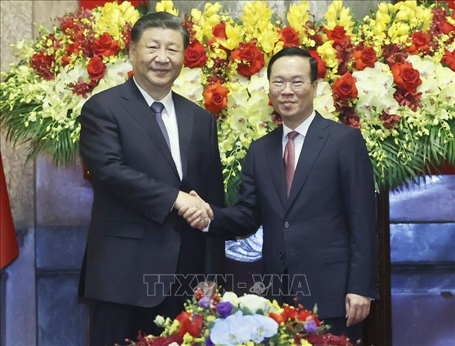 Chủ tịch nước Võ Văn Thưởng và Tổng Bí thư, Chủ tịch nước Trung Quốc Tập Cận Bình chụp ảnh chung. Ảnh: Thống Nhất/TTXVN.