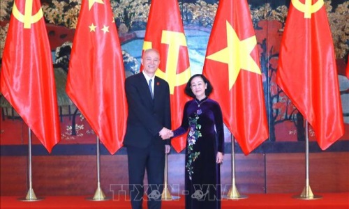 Thường trực Ban Bí thư, Trưởng Ban Tổ chức Trung ương Trương Thị Mai hội đàm với Chánh Văn phòng Trung ương Đảng Cộng sản Trung Quốc