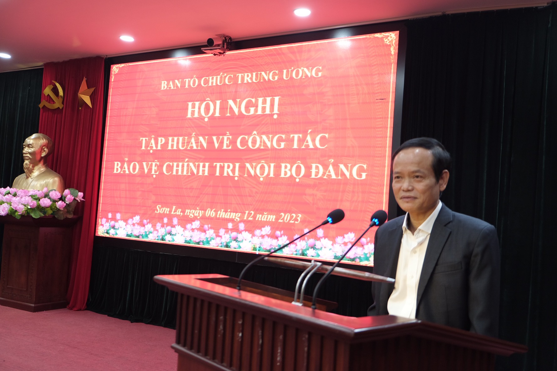 Cục trưởng Cục Bảo vệ chính trị nội bộ Nguyễn Kim Minh giới thiệu một số văn bản mới về công tác bảo vệ chính trị nội bộ.