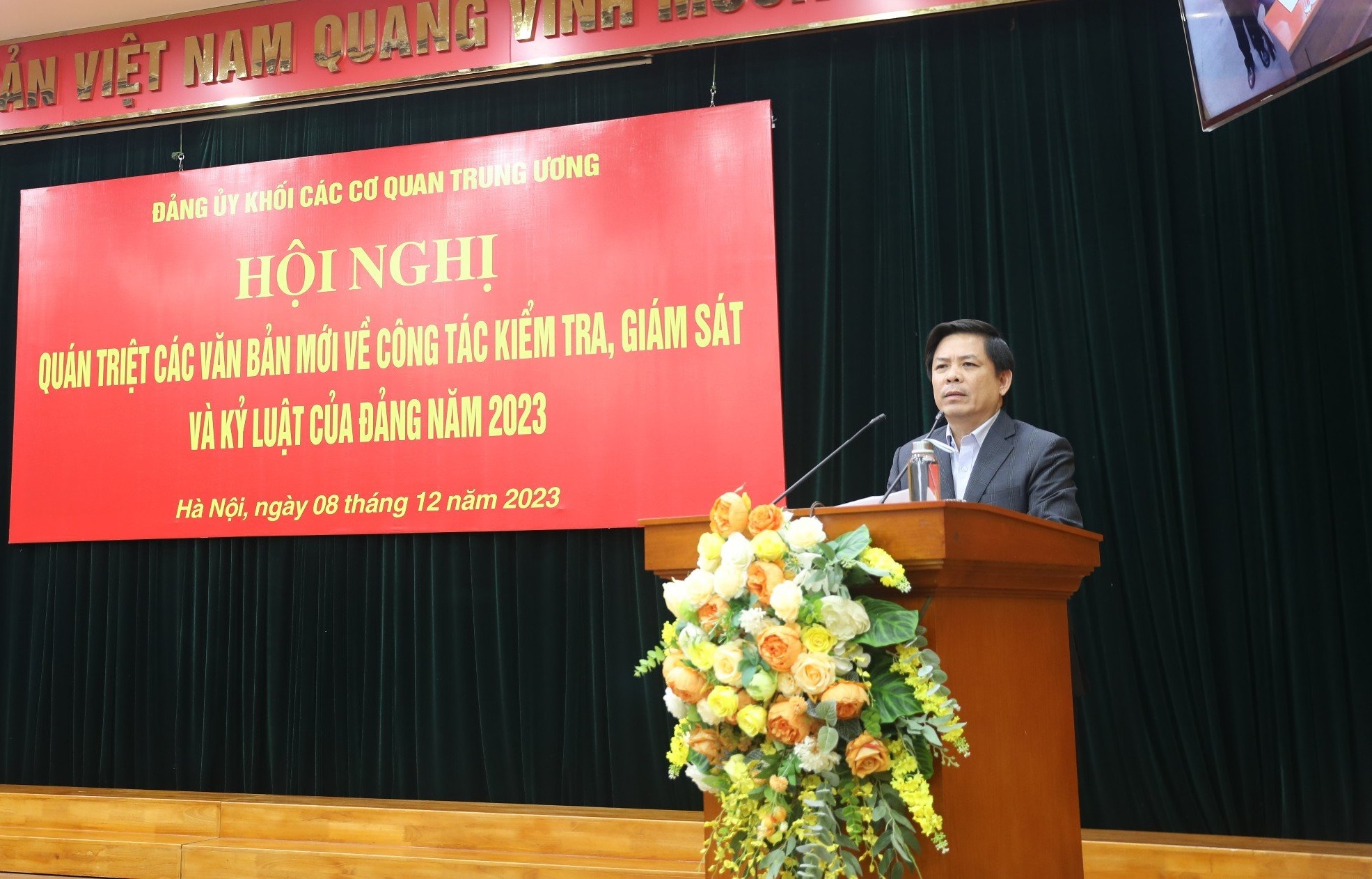 Đ/c Nguyễn Văn Thể phát biểu ý kiến tại Hội nghị.