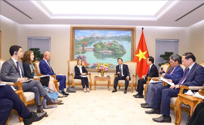Phó Thủ tướng Trần Hồng Hà tiếp bà Aler Grubbs, Giám đốc USAID tại Việt Nam. Ảnh: Văn Điệp/TTXVN