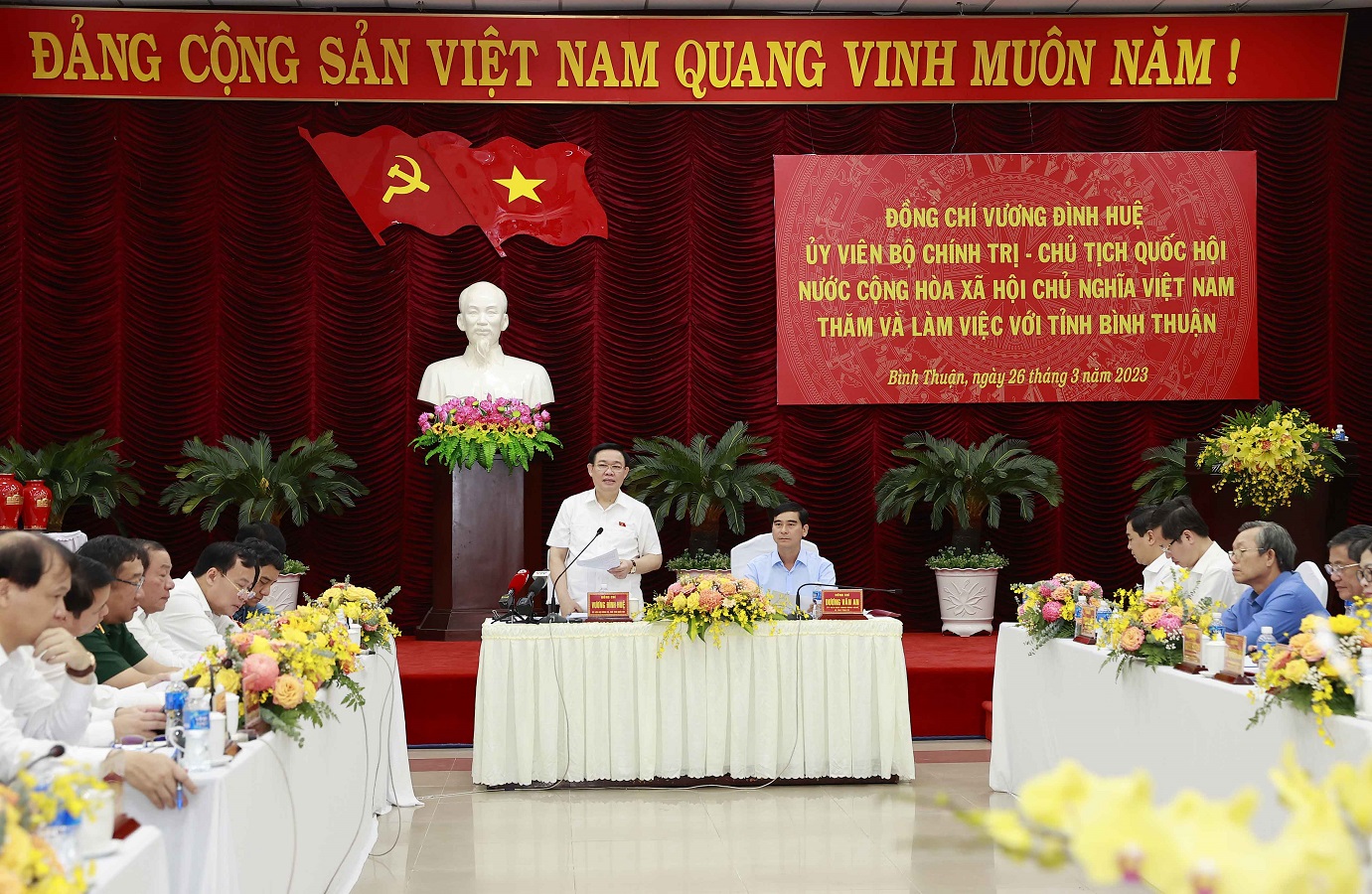 Chủ tịch Quốc hội Vương Đình Huệ làm việc với Ban Thường vụ Tỉnh ủy Bình Thuận.