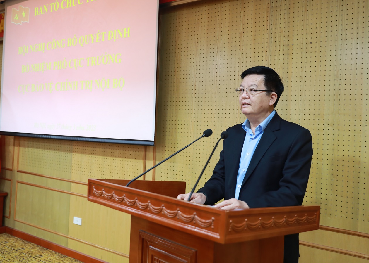 Đồng chí Mai Văn Chính, Ủy viên Trung ương Đảng, Phó Trưởng ban Thường trực Ban Tổ chức Trung ương phát biểu.