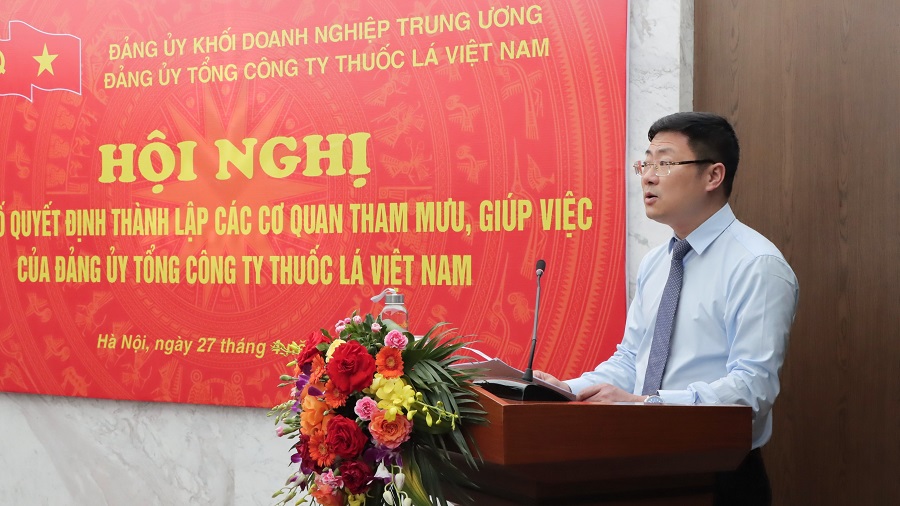 Đồng chí Hà Quang Hòa, Phó Bí thư Đảng ủy, Thành viên HĐTV, Tổng Giám đốc Tổng công ty Vinataba phát biểu tại buổi lễ.