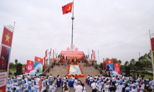 Xúc động Lễ Thượng cờ Thống nhất non sông ở Đôi bờ Hiền Lương - Bến Hải