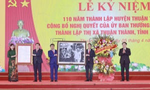 Chủ tịch Quốc hội Vương Đình Huệ dự Lễ công bố thành lập thị xã Thuận Thành (Bắc Ninh)