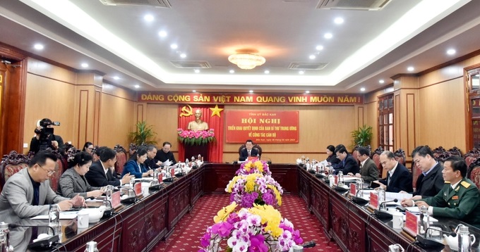 Đồng chí Hoàng Duy Chinh, Ủy viên Trung ương Đảng, Bí thư Tỉnh ủy, Trưởng đoàn ĐBQH tỉnh Bắc Kạn chủ trì Hội nghị Ban Thường vụ Tỉnh ủy, ngày 6-2-2023.