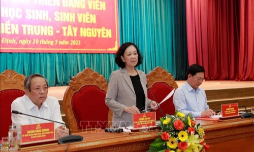 Đồng chí Trương Thị Mai dự Hội thảo “Công tác phát triển đảng viên trong học sinh, sinh viên khu vực miền Trung - Tây Nguyên”