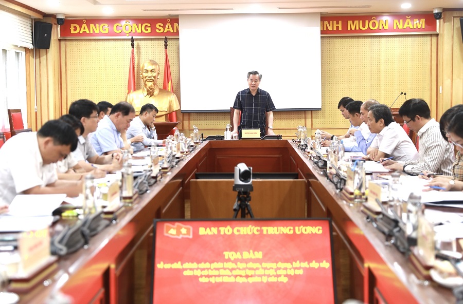 Đồng chí Nguyễn Quang Dương, Ủy viên Trung ương Đảng, Phó Trưởng Ban Tổ chức Trung ương phát biểu kết luận Tọa đàm.