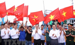 Chủ tịch nước Võ Văn Thưởng thăm và làm việc tại huyện đảo Phú Quý (Bình Thuận)