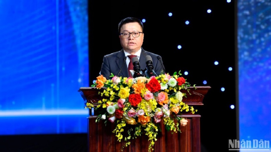Đồng chí Lê Quốc Minh, Chủ tịch Hội đồng Giải Báo chí quốc gia phát biểu tại buổi lễ. Ảnh: Thành Đạt.