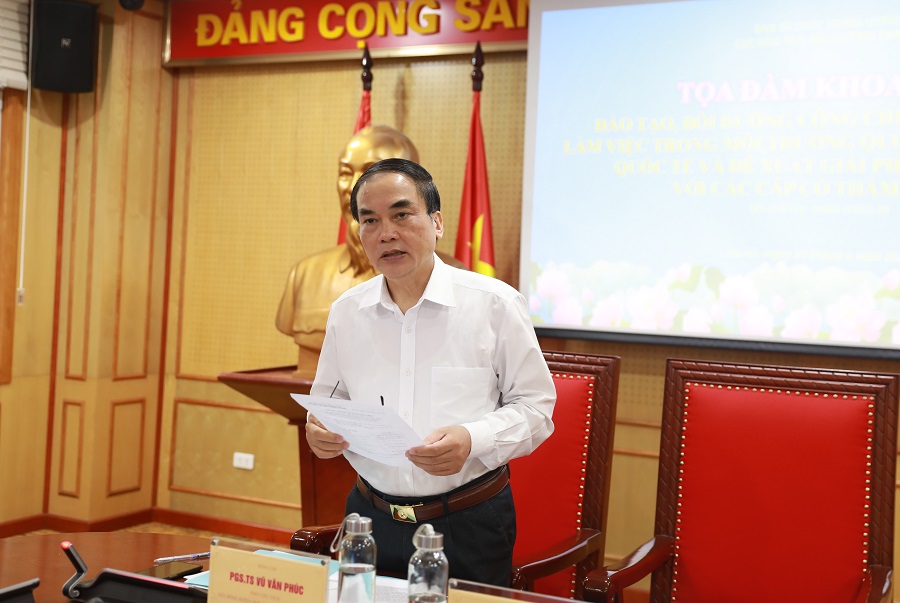 PGS, TS. Vũ Văn Phúc, Phó Chủ tịch Hội đồng Khoa học các cơ quan Đảng Trung ương phát biểu kết luận tại Toạ đàm.