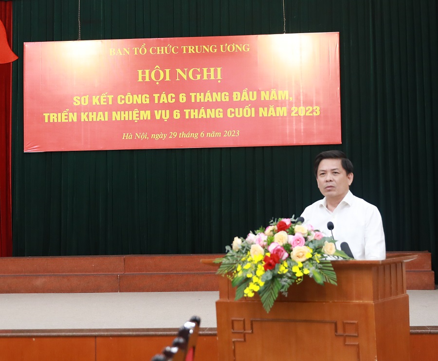 Đồng chí Nguyễn Văn Thể, Ủy viên Trung ương Đảng, Bí thư Đảng ủy Khối Các cơ quan Trung ương phát biểu tại Hội nghị.