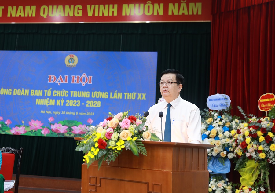 Đồng chí Mai Văn Chính, Ủy viên Trung ương Đảng, Phó Trưởng ban Thường trực Ban Tổ chức Trung ương, Bí thư Đảng ủy cơ quan phát biểu chỉ đạo tại Đại hội.