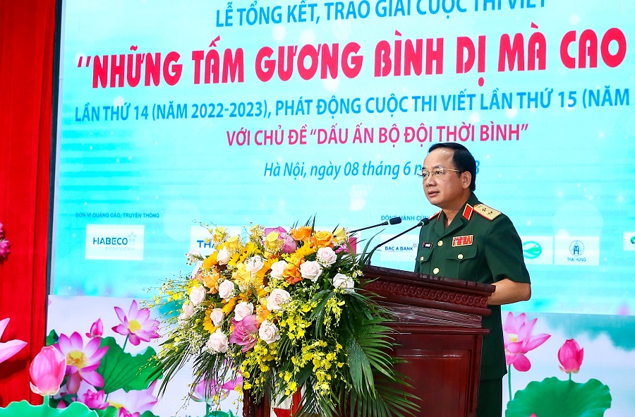 Đồng chí Trung tướng Trịnh Văn Quyết, Ủy viên Trung ương Đảng, Phó Chủ nhiệm Tổng cục Chính trị Quân đội nhân dân Việt Nam, Trưởng Ban chỉ đạo Cuộc thi phát biểu tại buổi lễ.