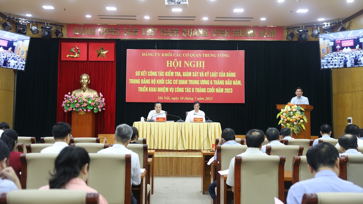 Đ/c Nguyễn Văn Thể phát biểu tại Hội nghị.