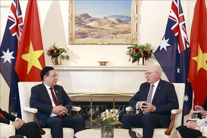 khuôn khổ chuyến thăm chính thức Australia của Chủ tịch Quốc hội Vương Đình Huệ, chiều 30/11, tại Dinh Toàn quyền, Chủ tịch Quốc hội Vương Đình Huệ đã có cuộc hội kiến Toàn quyền David Hurley.