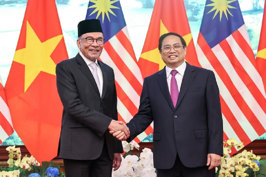Thủ tướng Chính phủ Phạm Minh Chính hoan nghênh Thủ tướng Ma-lai-xi-a Anwar Ibrahim thăm chính thức Việt Nam. Ảnh: VGP/Nhật Bắc.