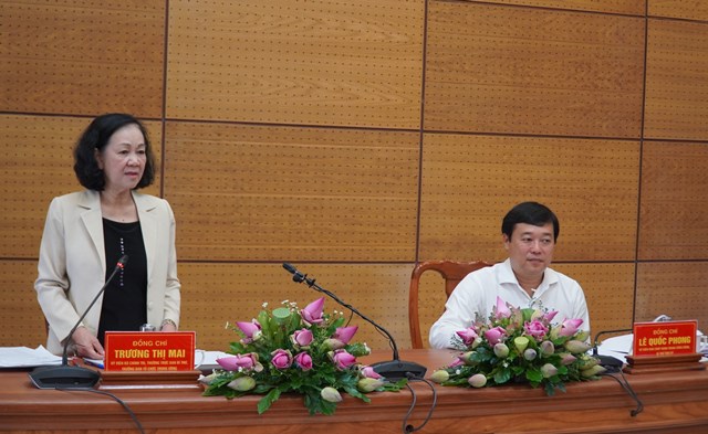 Đồng chí Trương Thị Mai,  Ủy viên Bộ Chính trị, Thường trực Ban Bí thư, Trưởng Ban Tổ chức Trung ương phát biểu tại buổi làm việc.