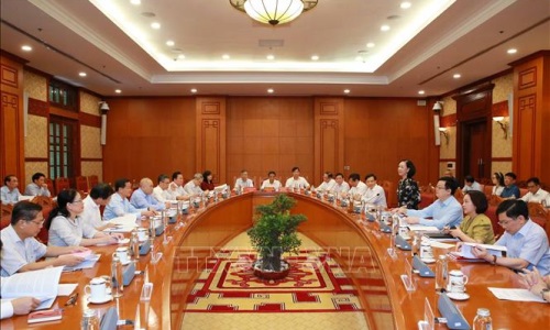 Đồng chí Trương Thị Mai chủ trì giao ban với các ban cán sự đảng ở Trung ương