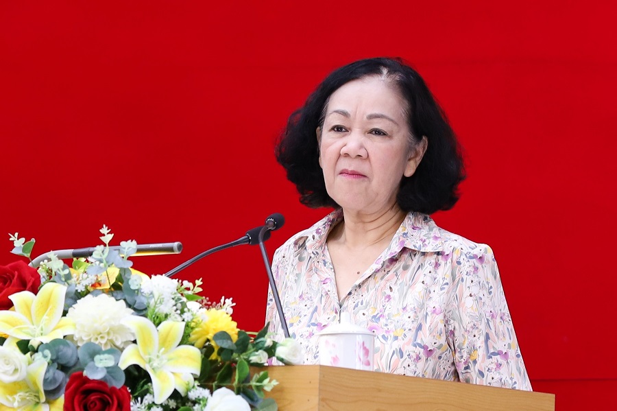 Đồng chí Trương Thị Mai, Ủy viên Bộ Chính trị, Thường trực Ban Bí thư, Trưởng Ban Tổ chức Trung ương phát biểu tại buổi làm việc