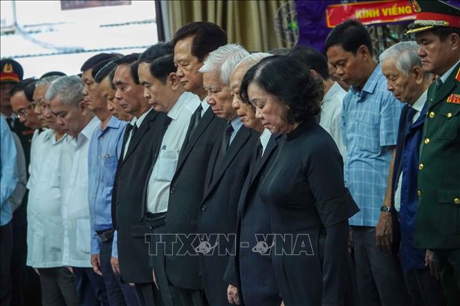 Các đồng chí lãnh đạo Đảng, Nhà nước dự Lễ truy điệu đồng chí Lê Phước Thọ.