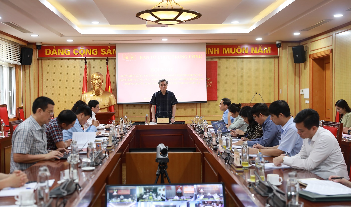 Đ/c Nguyễn Quang Dương định hướng nội dung thảo luận tại Hội nghị.